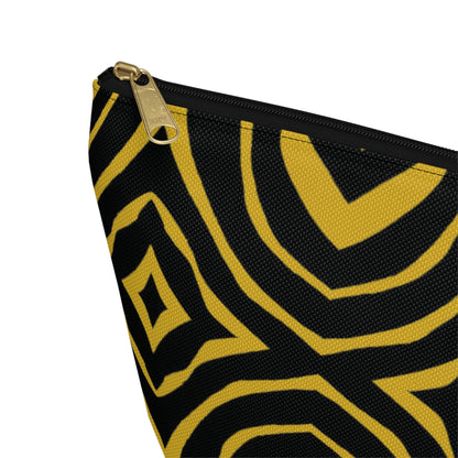 Regal Giraffe Motif T-Bottom Pouch